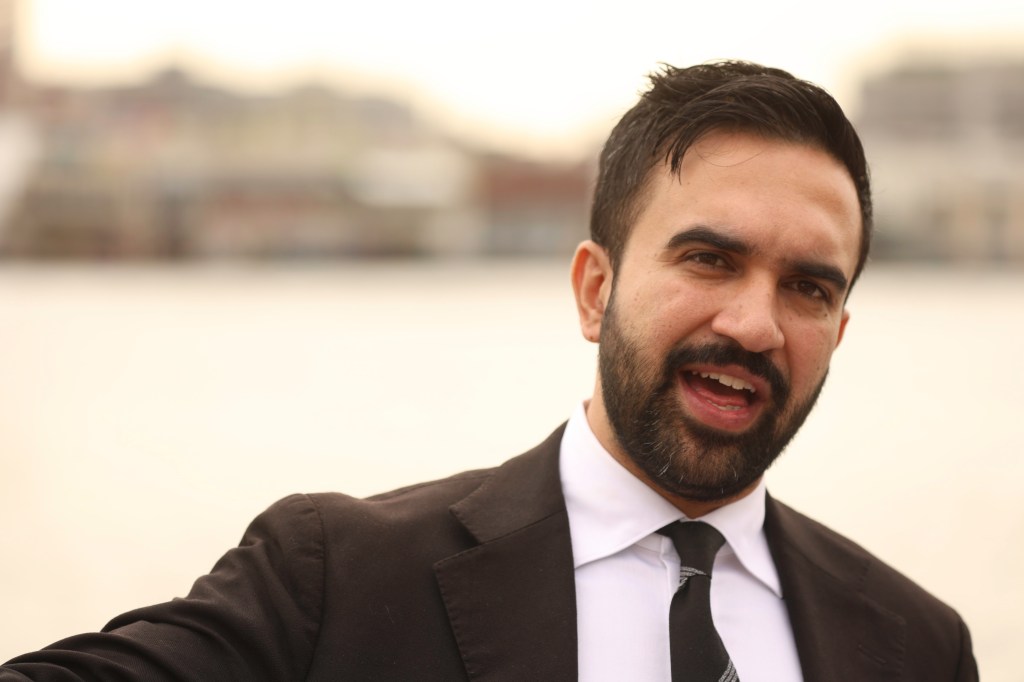 Queens neighborhood scene near Roosevelt Avenue