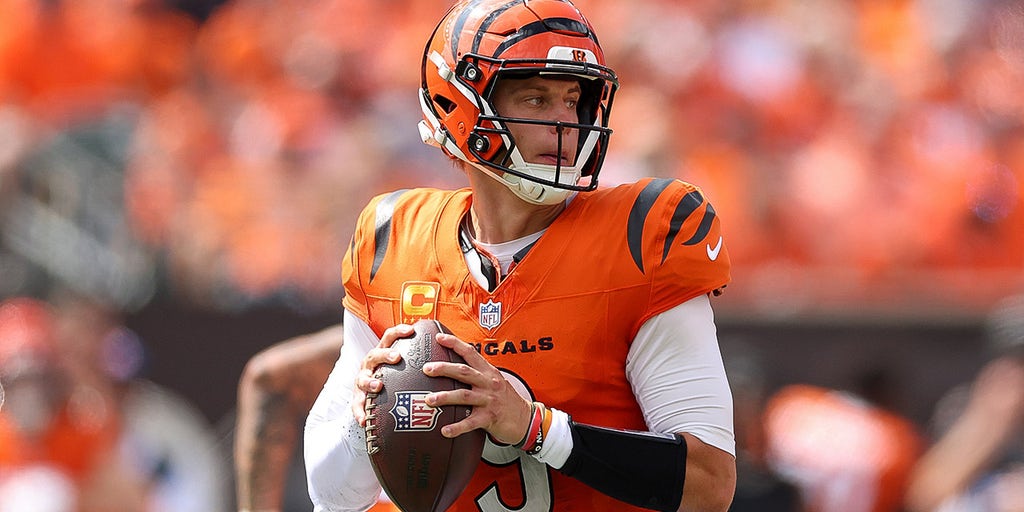 Joe Burrow Exits With Toe Injury as Jake Browning Leads Bengals to Last-Second Win Over Jaguars