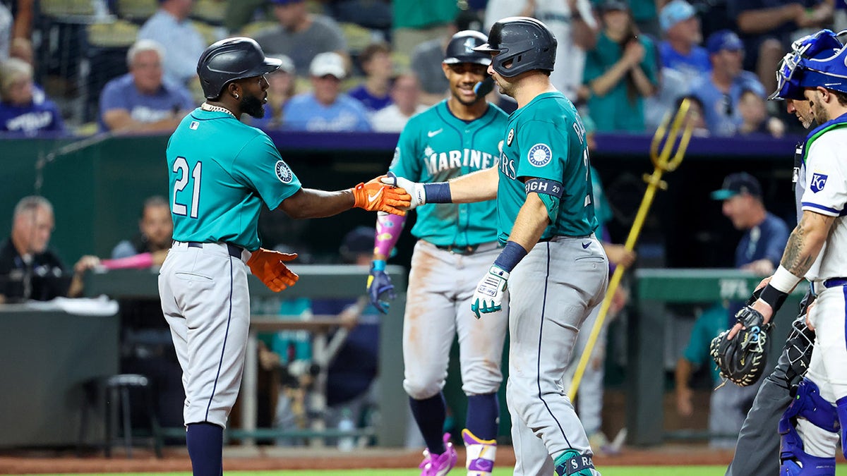 Cal Raleigh celebration