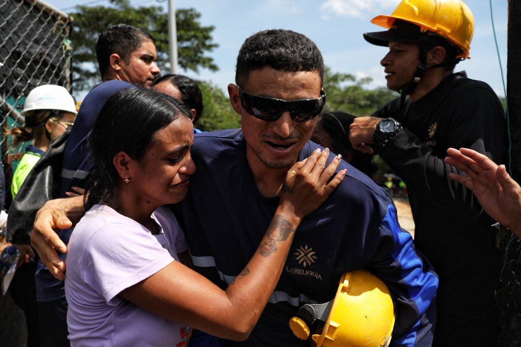 23 miners rescued after 43 hours trapped in Colombian gold mine