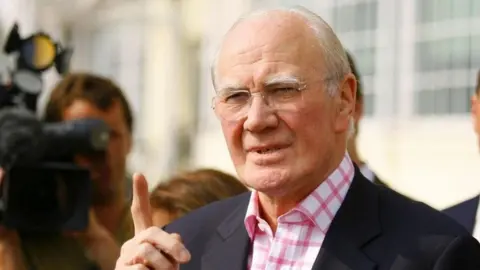 Sir Menzies Campbell, former Lib Dem leader and Olympic sprinter, dies at 84