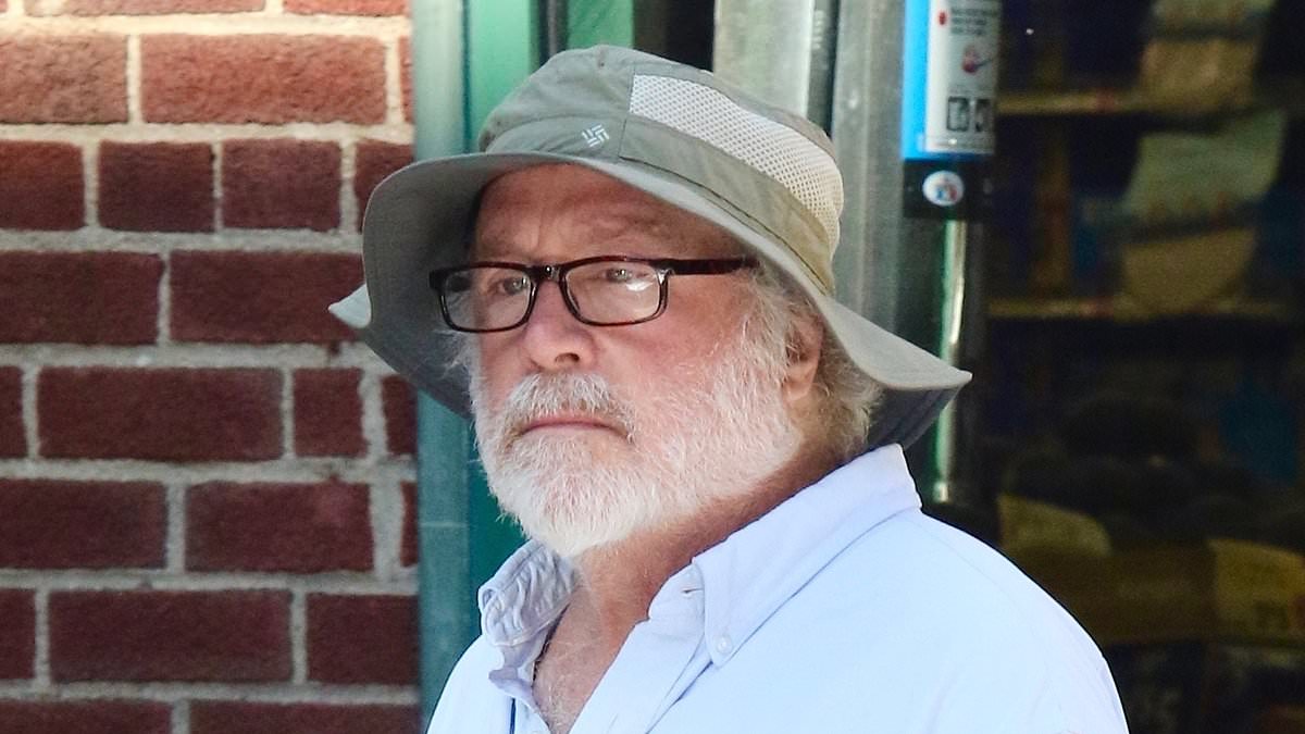 Oscar-nominated actor who played Mozart seen unrecognizable in Manhattan, decades after Amadeus