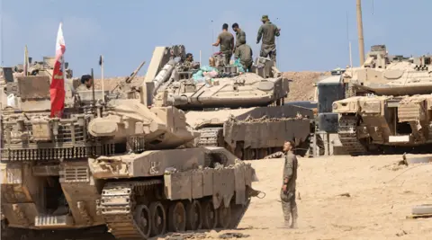 Israeli tanks push into major Gaza City residential area as ground offensive widens