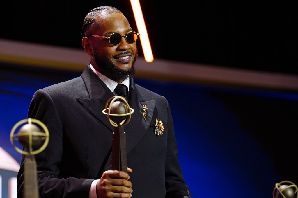 Carmelo Anthony smiles during the Hall of Fame ceremony