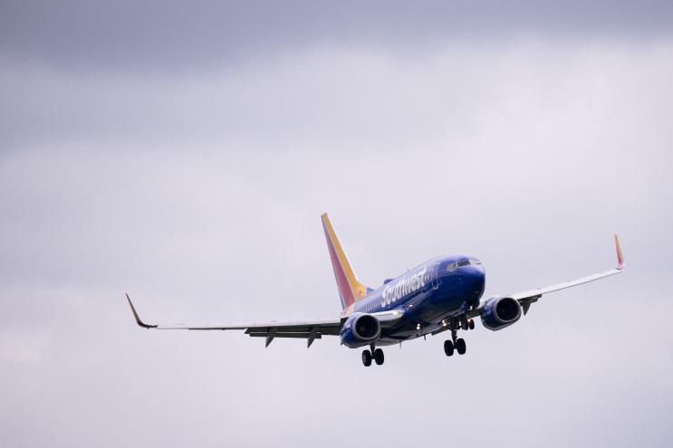 Southwest 737 preparing to land