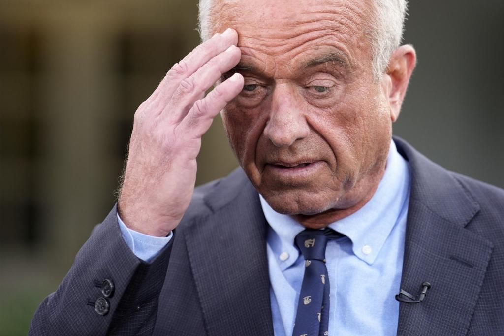 Critics warn RFK Jr. report linking acetaminophen to autism could revive mother-blaming