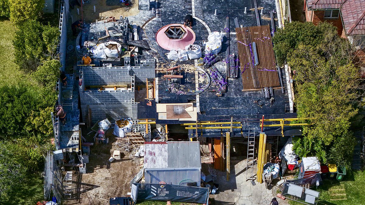 Stefanovic rebuild advances in Sydney's Castlecrag with dramatic new aerials