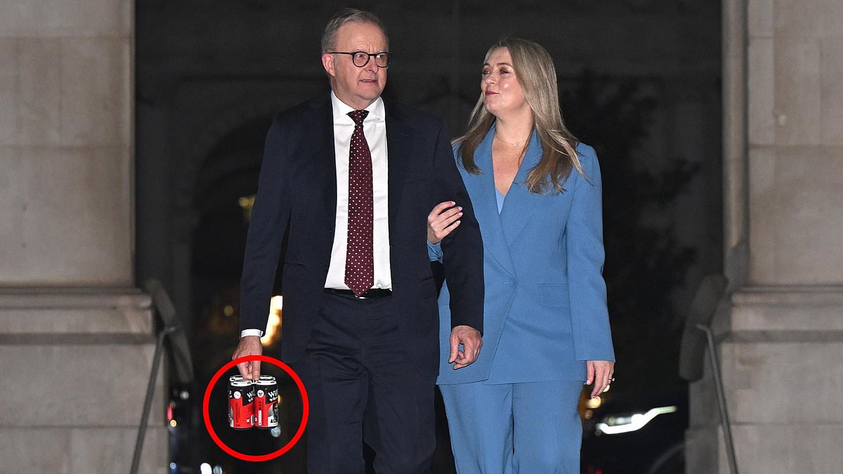Albanese gifts Starmer four-pack of Albo’s Pale Ale at Number 10 dinner amid UK visit