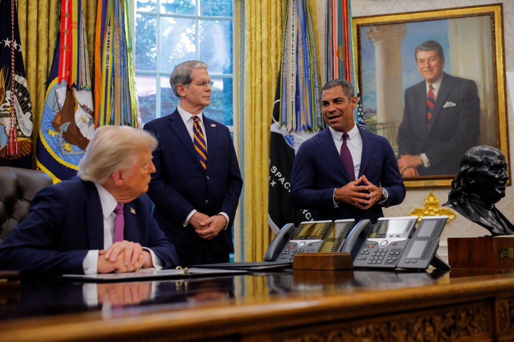 Miami Mayor Suarez warns NYC over Mamdani, likening candidate to Castro and predicting dark days if elected