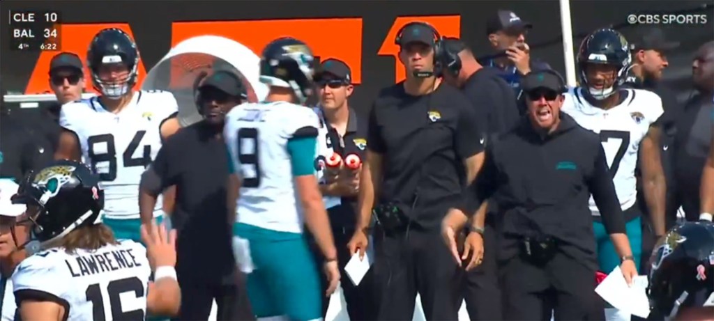 Jaguars offense in motion