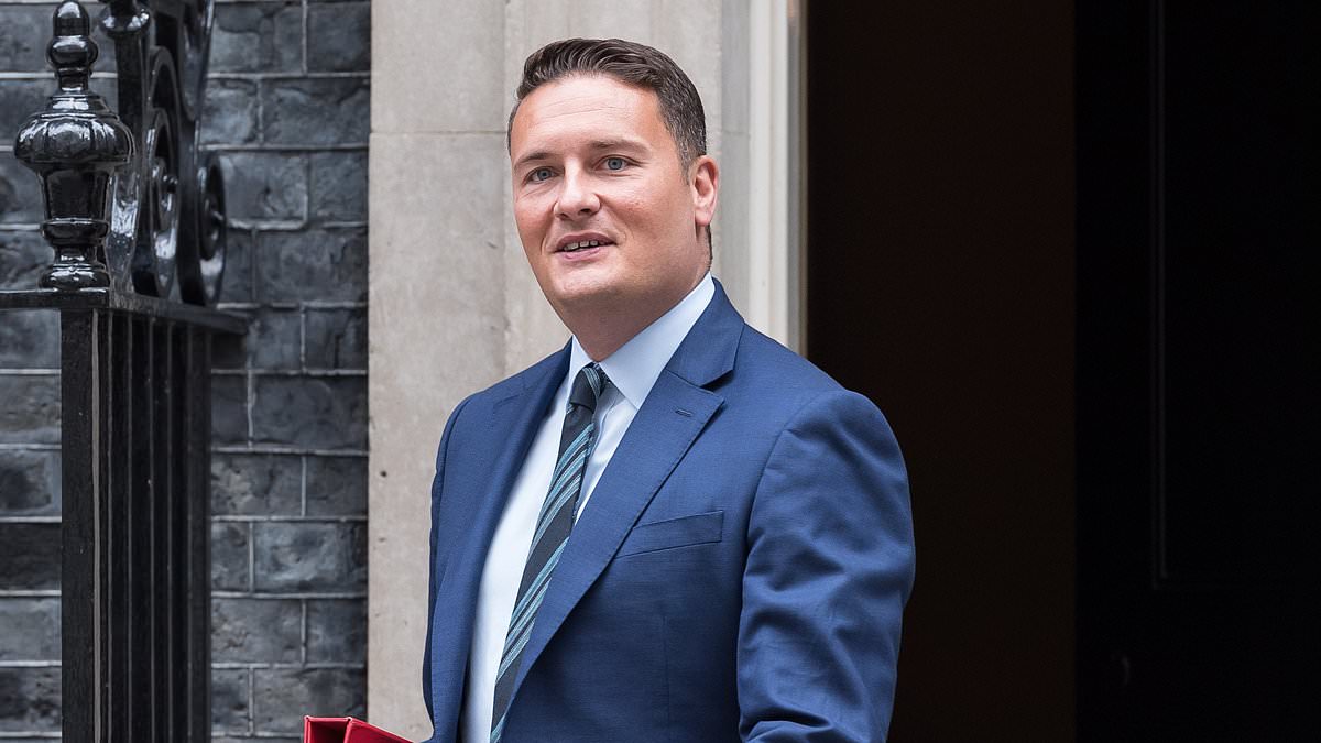 Government publishes first NHS league tables, names lowest-performing hospitals in England