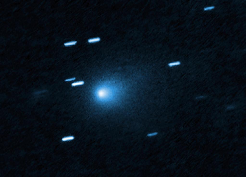 Interstellar Object 3I/ATLAS Turns Green as Outgassing Rises Near Sun