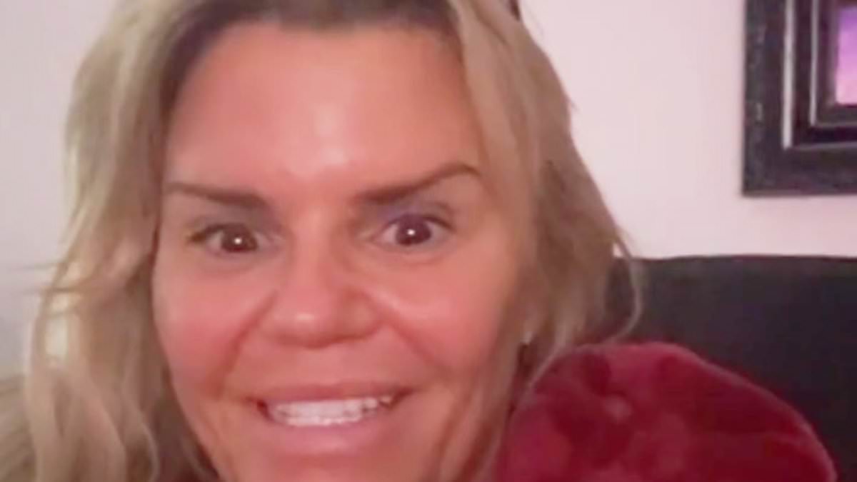 Kerry Katona Walks Off Stage During Live Show After Panic Attack