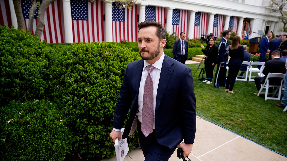 Trump White House deputy cos stepping down