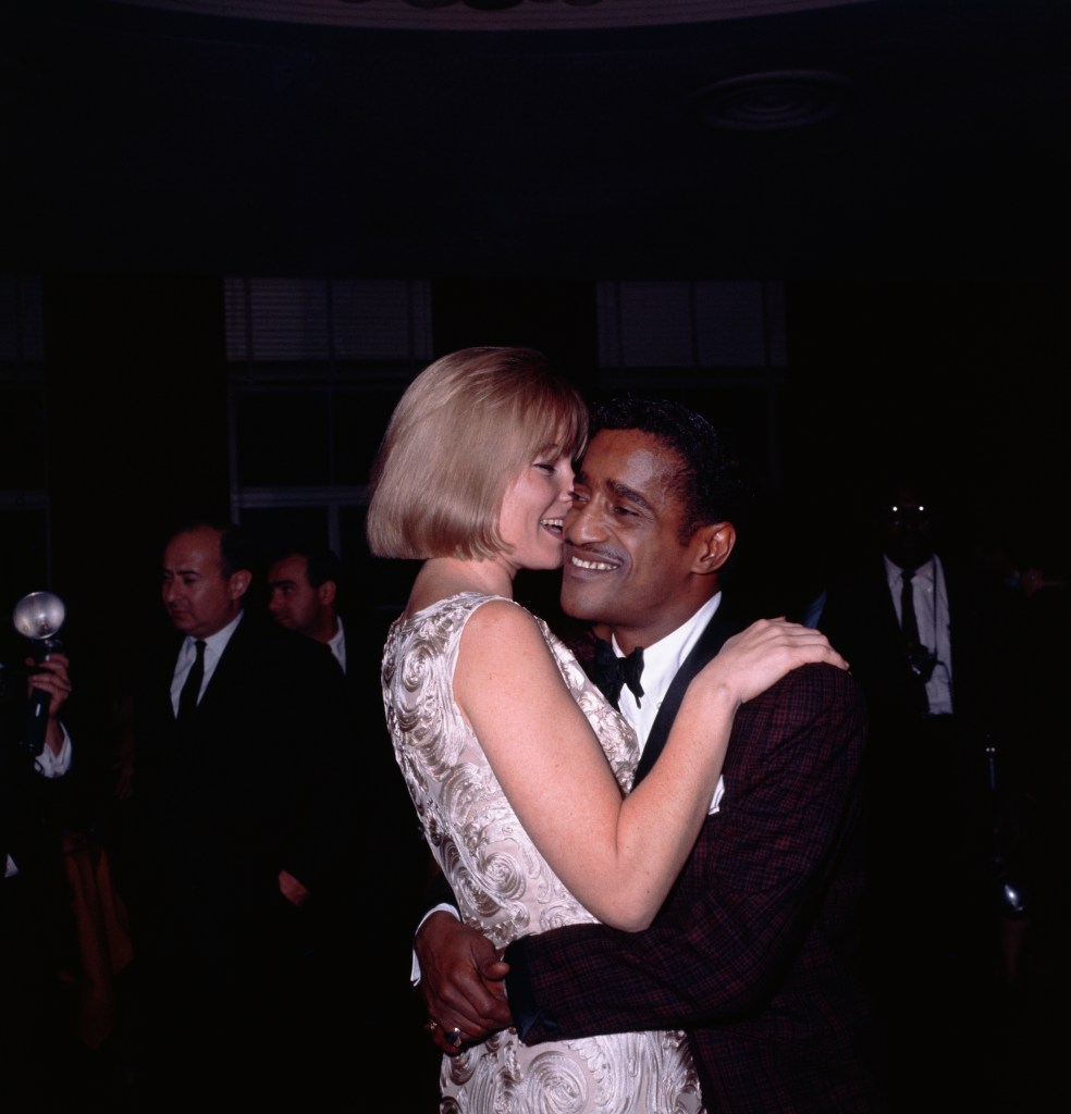 sammy-davis-jr-dancing-wife