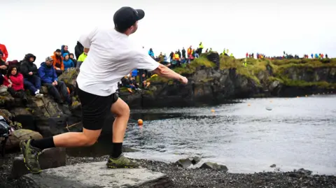 Cheating scandal mars World Stone Skimming Championships on Easdale