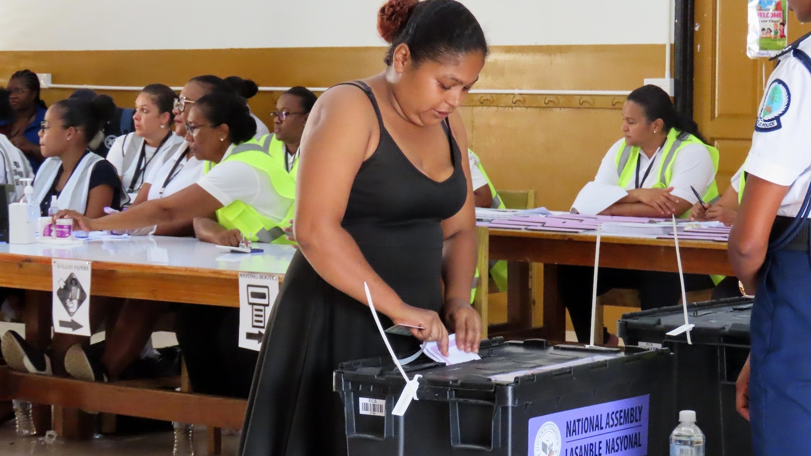 Seychelles president seeks second term as voters cast ballots