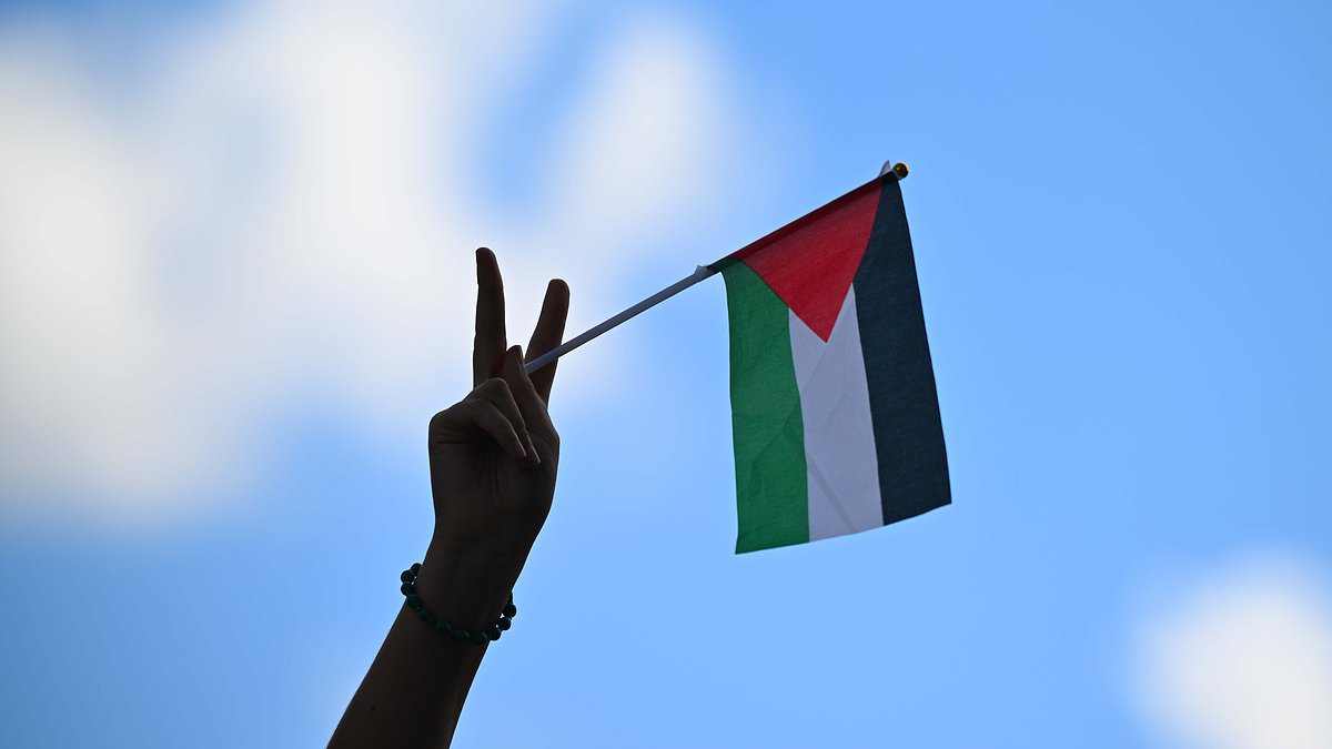 UK to formally recognise Palestine as a state after Trump leaves UK visit