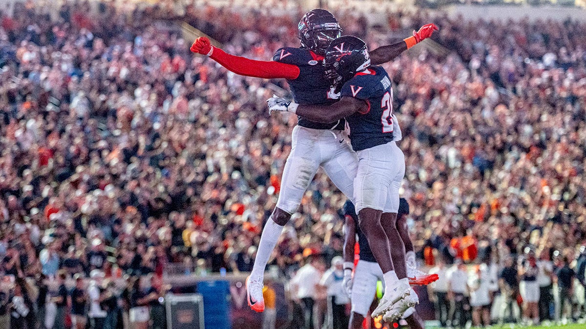 Virginia running back Xavier Brown