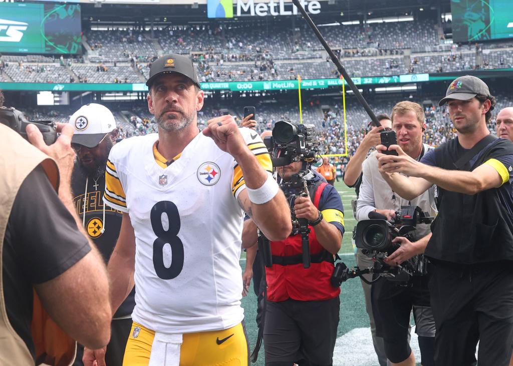 Aaron Rodgers Returns to MetLife, Silences Jets Crowd in 34-32 Steelers Win