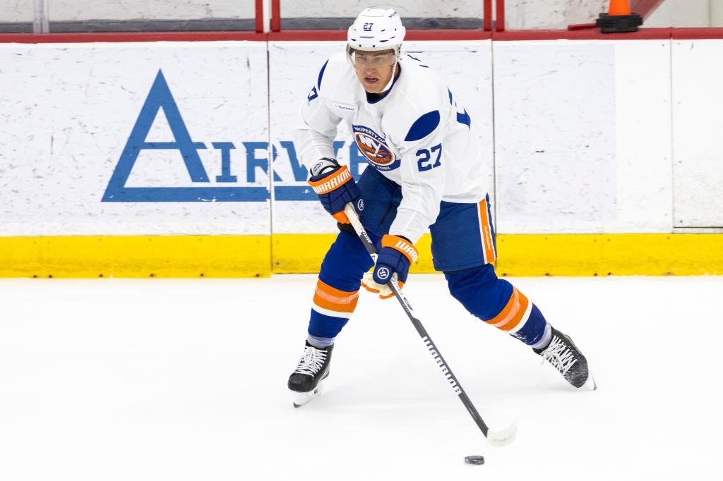 Anders Lee Injury Puts Opening-Night Islanders Status in Question