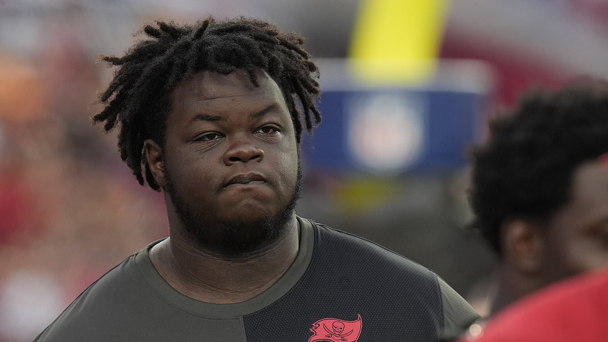 Heaviest NFL player Desmond Watson signs with Buccaneers' practice squad