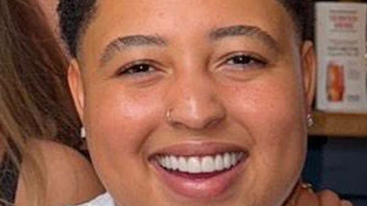 23-year-old diagnosed with rare autoimmune disease after months of aches and swollen hands