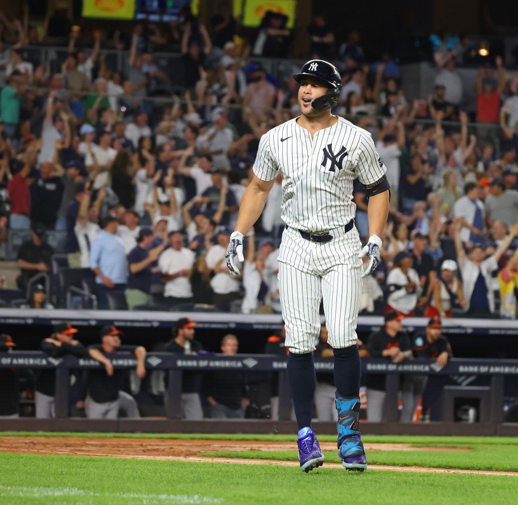 Giancarlo Stanton hits two-run homer