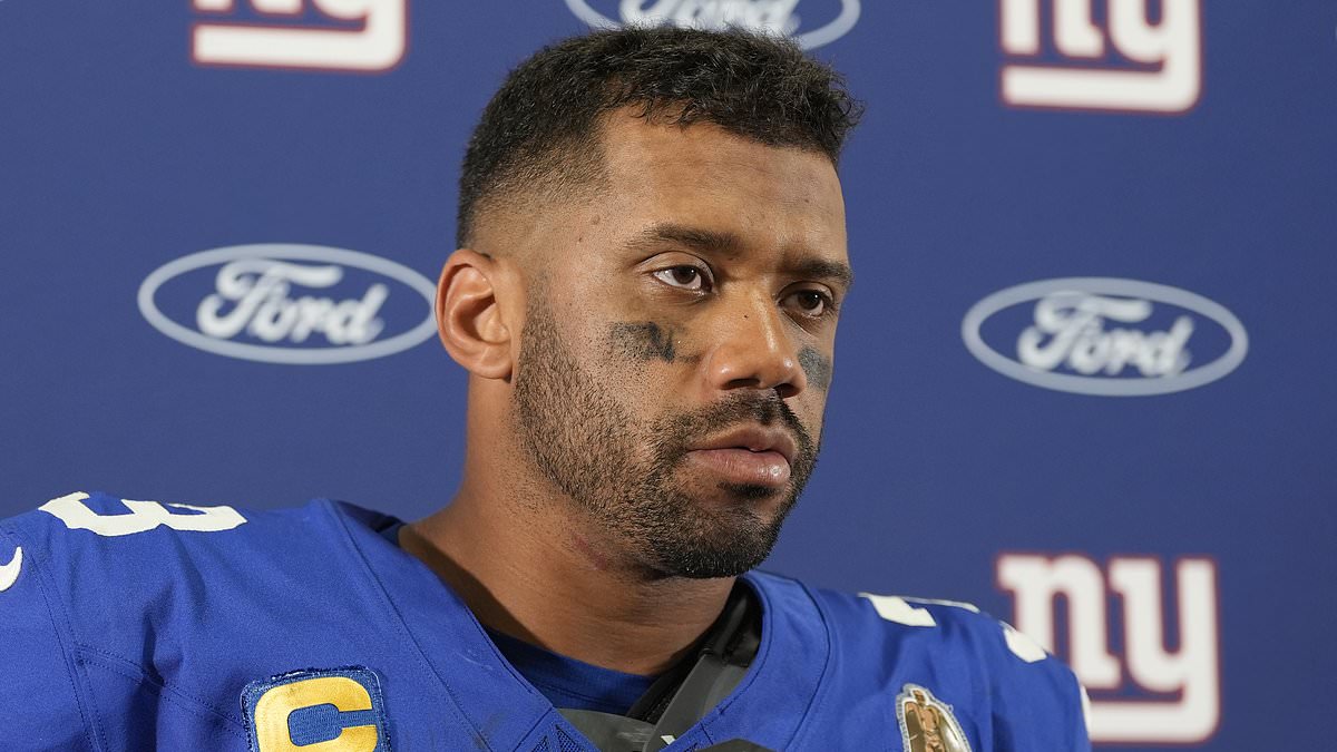 Giants stick with Russell Wilson as starter after rocky opener