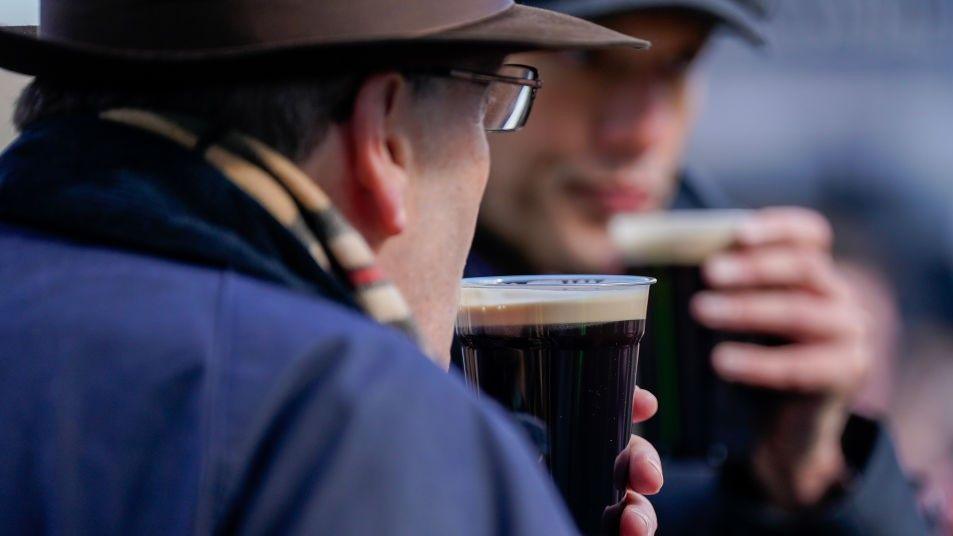 Cheltenham Festival reduces capacity and pint price as crowds shrink