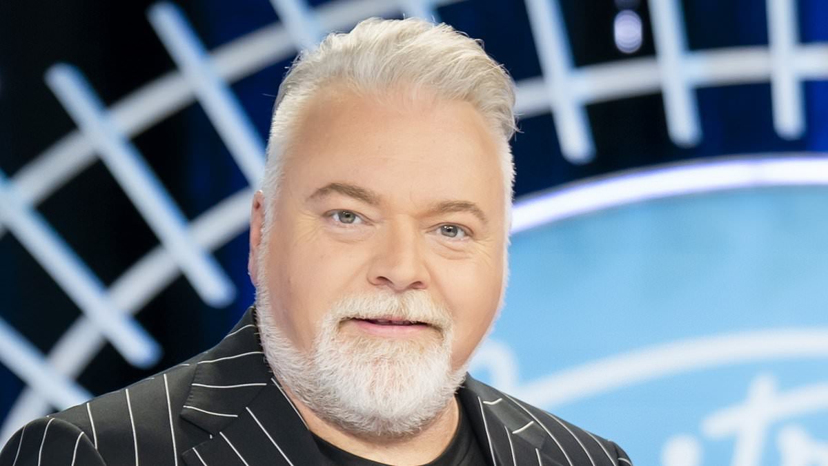 Australian Idol bus stuck in Sydney lane draws online roasts