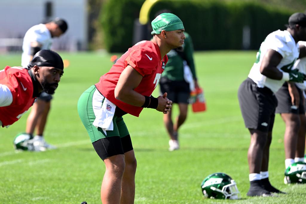 Fields builds momentum toward Jets return for Monday night vs. Dolphins