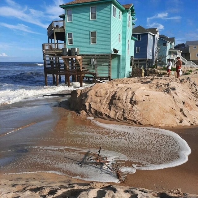 North Carolina Couple Moves Beachfront Home Inland After Years of Erosion, Spending More Than $200,000