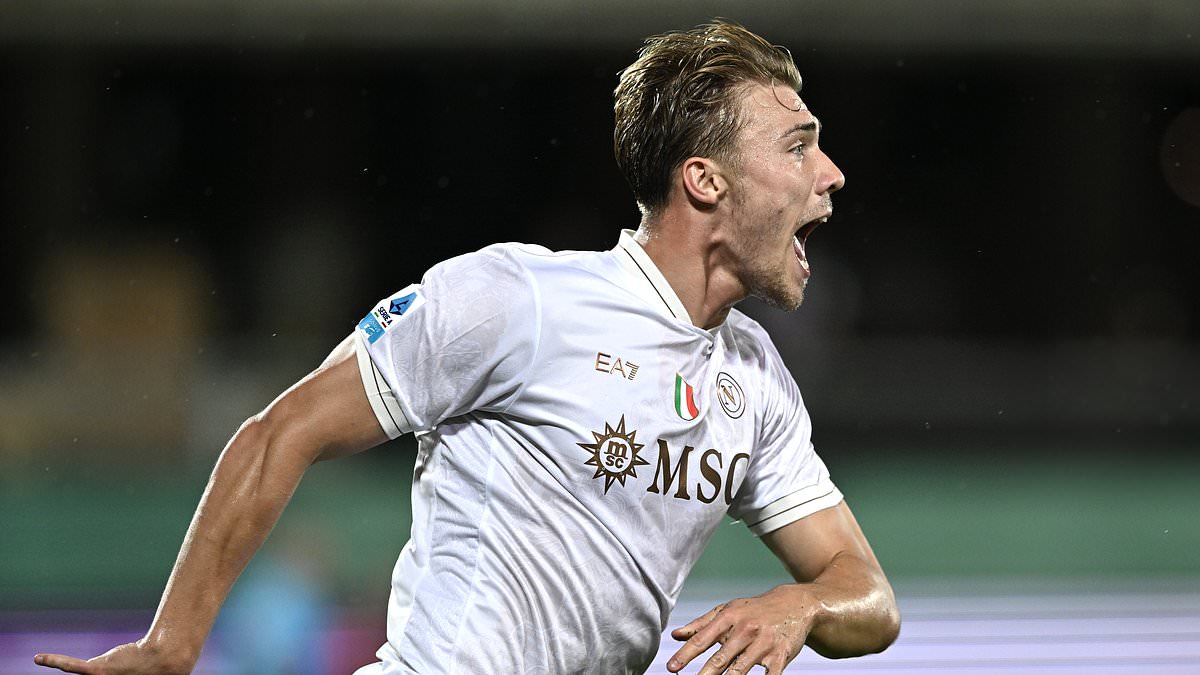 Rasmus Hojlund scores 14 minutes into Napoli debut in 3-1 win over Fiorentina