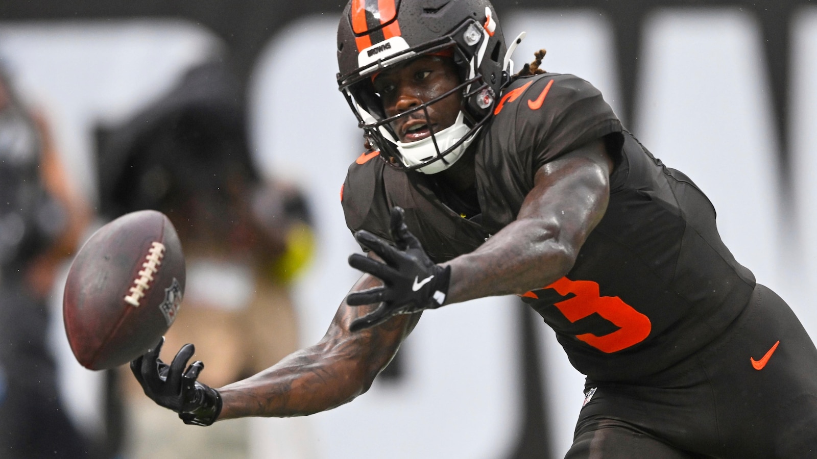 Browns' defense carries team in 13-10 win over Packers