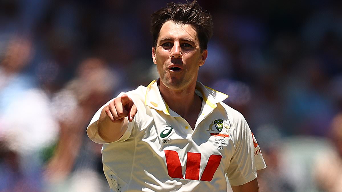 Crawley's mind games backfire as Adelaide crowd boos England opener in Ashes clash