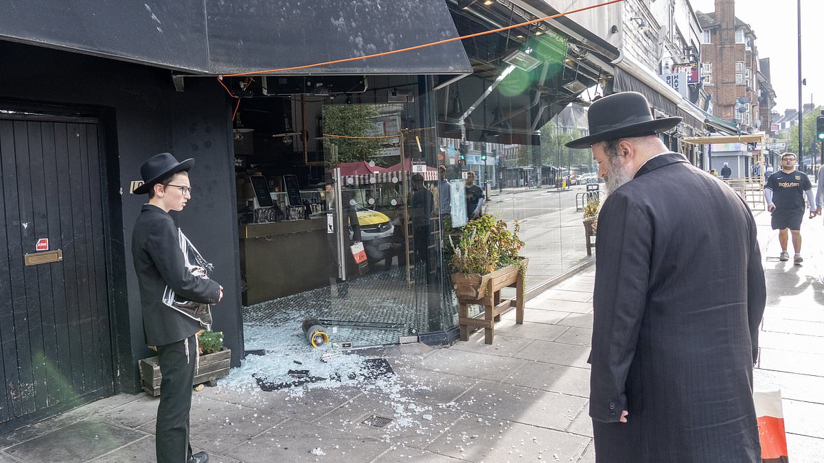 Golders Green community weighs staying in Britain as security tightens amid rising antisemitism