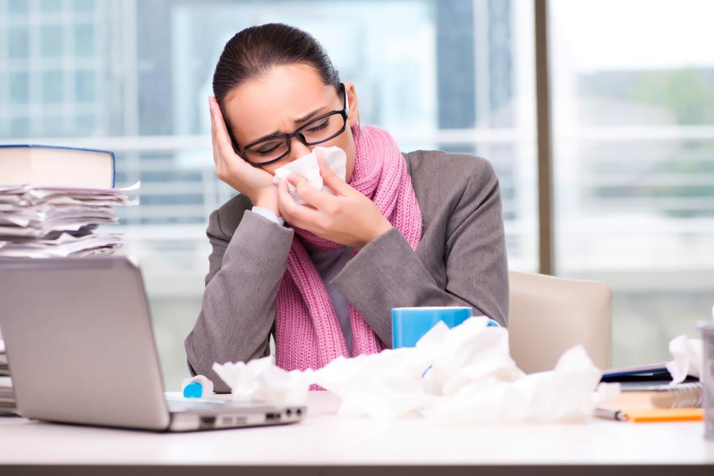 Dear Abby Urges Managers to Address Sick Coworkers as Return-to-Office Mandates Resume