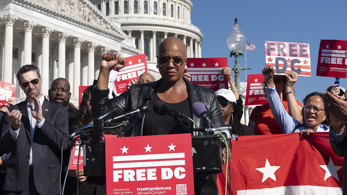 Omar and Pressley finances on Martha's Vineyard