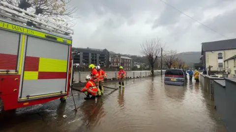 Senedd report finds 'critical gaps' in Wales' response to Storms Bert and Darragh