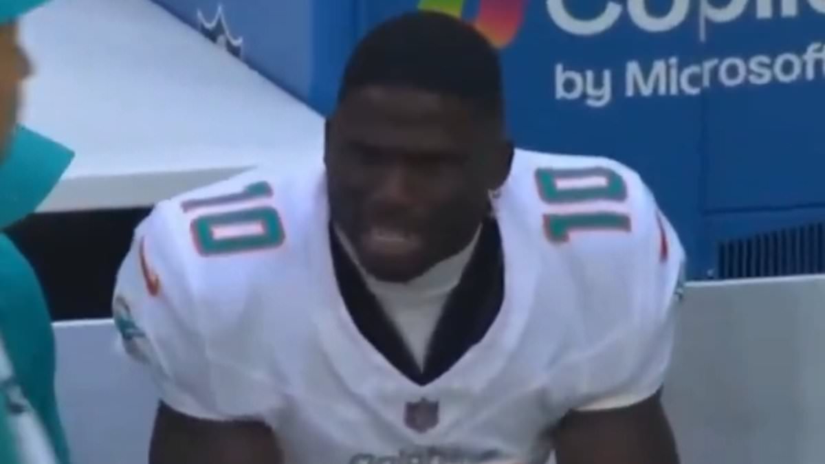 Tyreek Hill Erupts on Sidelines as Dolphins Open Season with 33-8 Loss to Colts