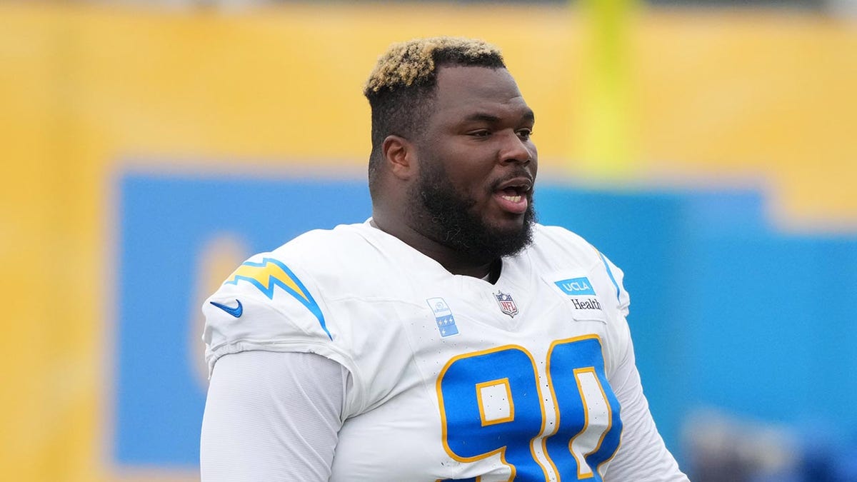 Andy Reid Questions NFL Rule After Teair Tart Avoids Ejection for Strike on Travis Kelce