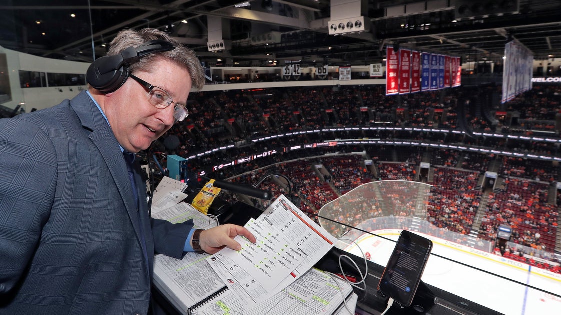 Flyers suspend announcer Tim Saunders, radio partner two games after hot-mic remarks during Flyers-Sabres game