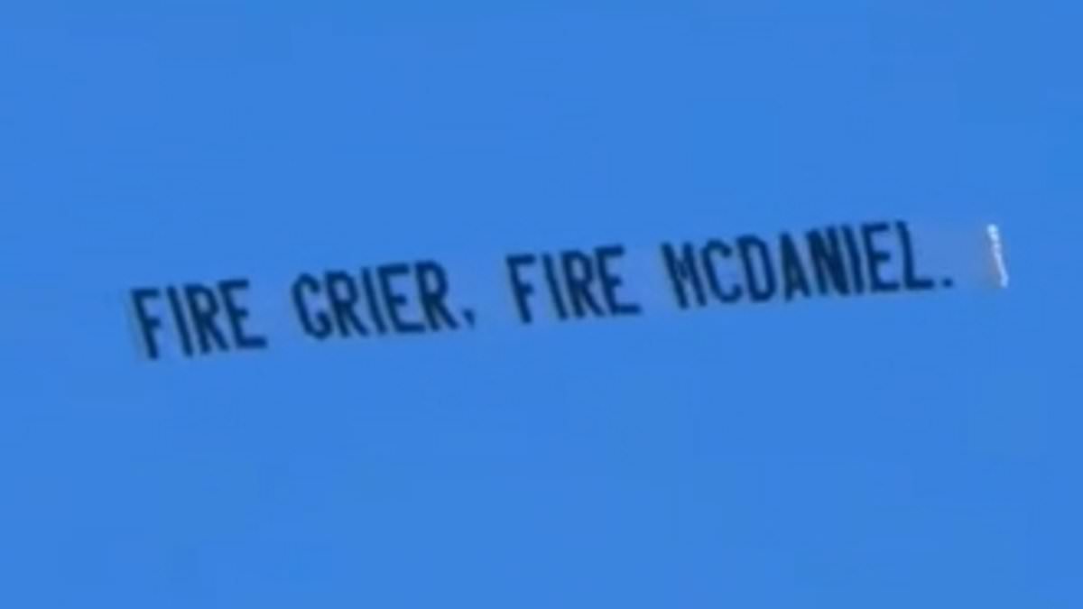 Fans fly banner calling for firing of Mike McDaniel and GM Chris Grier over Dolphin struggles
