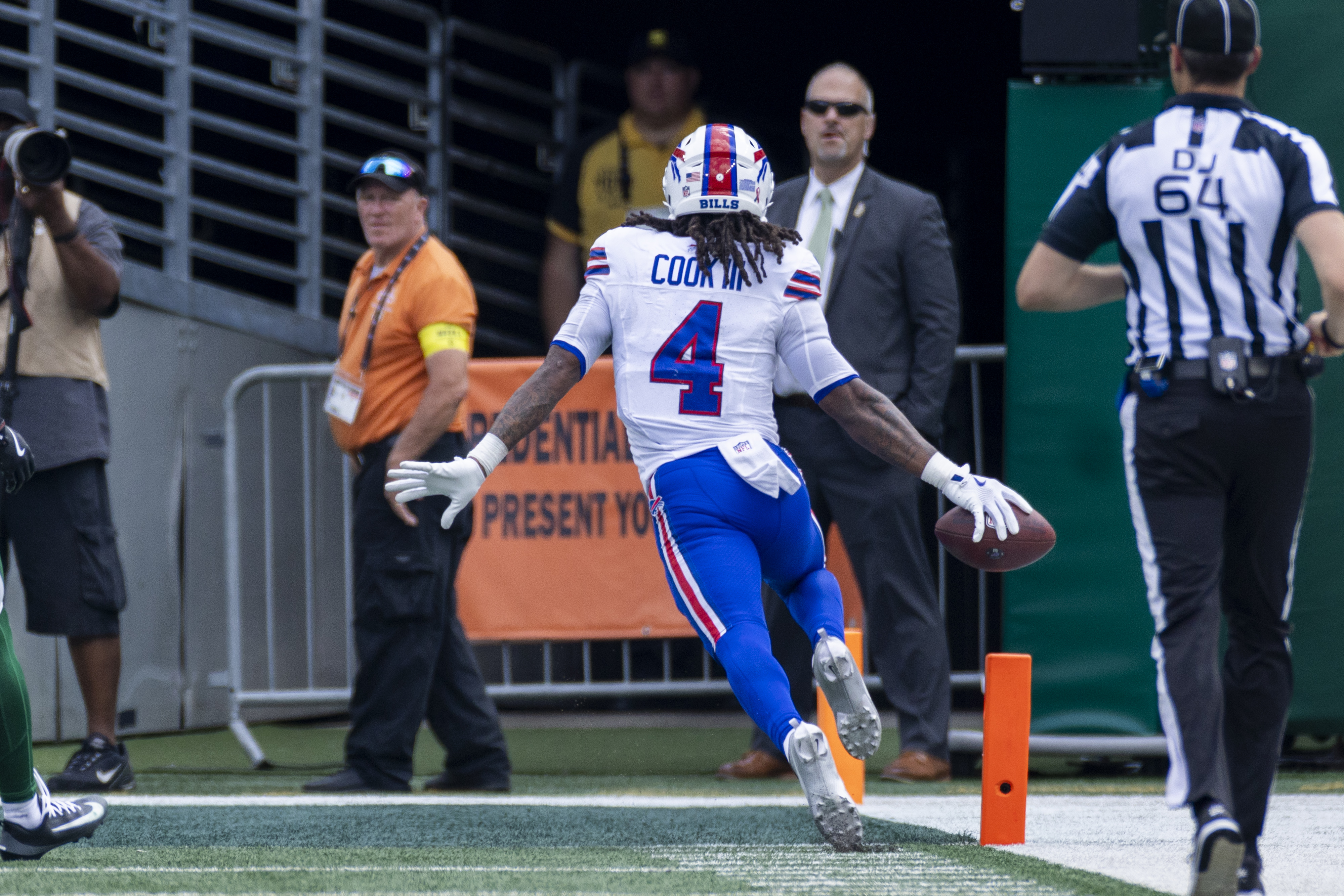 Cook breaking tackles on his 44-yard run