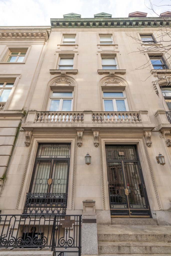 Street view of 18 E. 71st St. and neighboring buildings