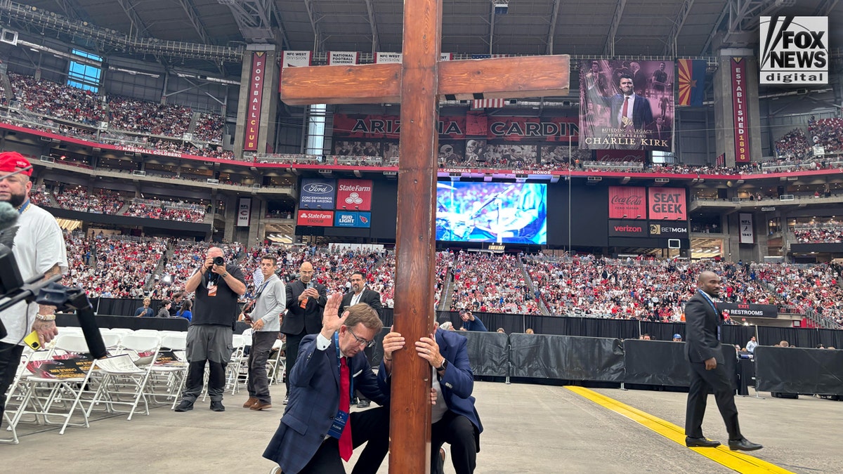 Memorial for Charlie Kirk in Arizona emphasizes faith over politics