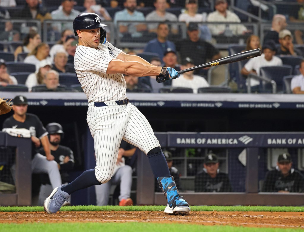 Yankees sweep White Sox to stay tied with Blue Jays as AL East race heads to final series