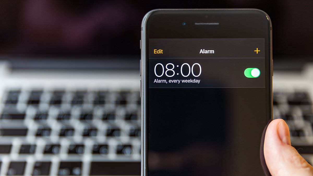 iPhone alarm 'wheel' is actually a long list, users discover — it ends at 4:39 p.m.