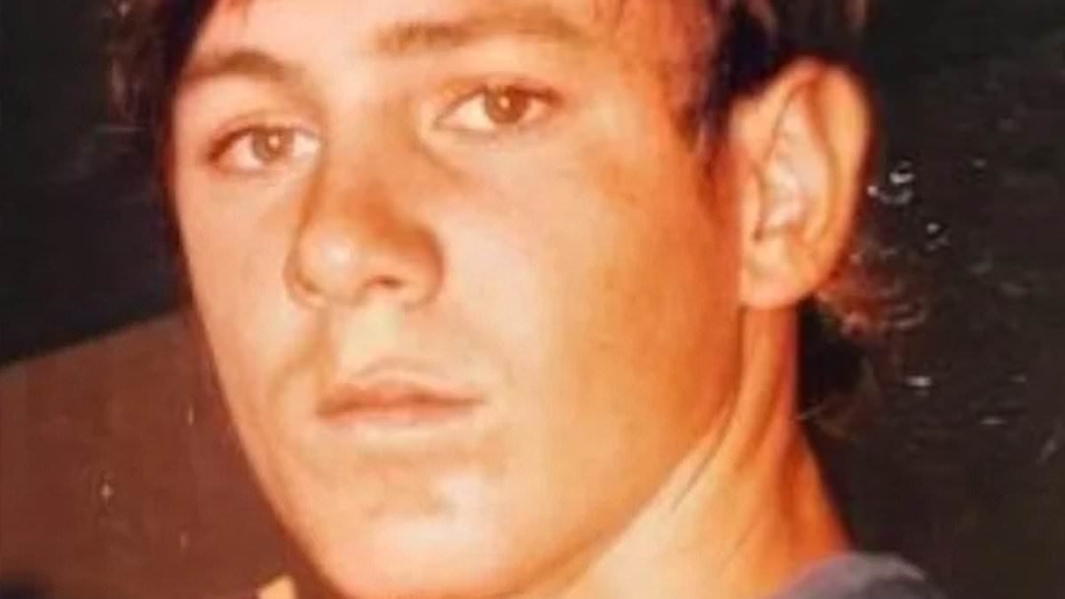 NT police raise reward to $500,000 in 1986 Kakadu disappearance of Norman Lawson